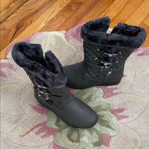 Cozy Charcoal Grey Quilted Winter Boots